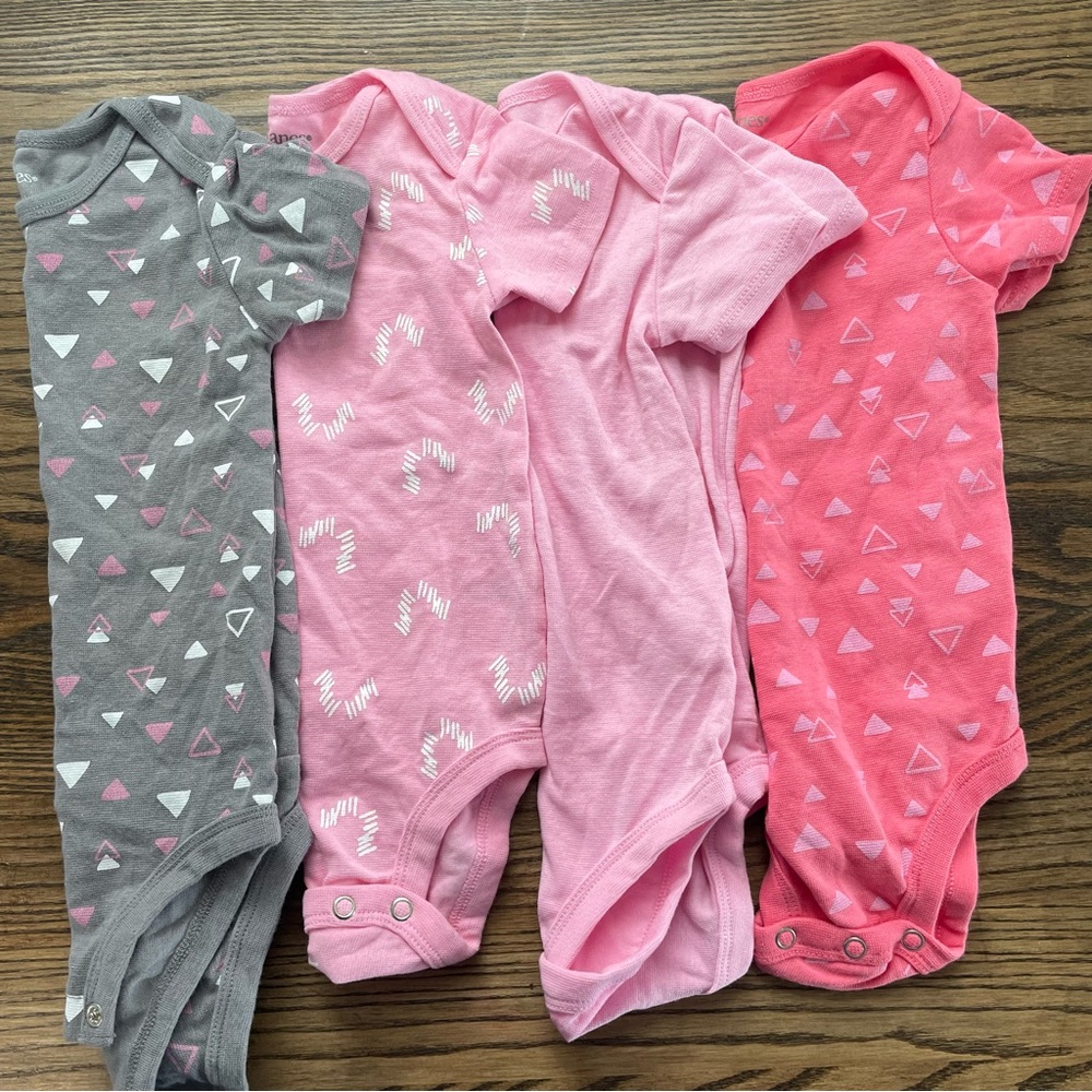 BUNDLE/LOT: BABY GIRL ONSIE BODYSUITS